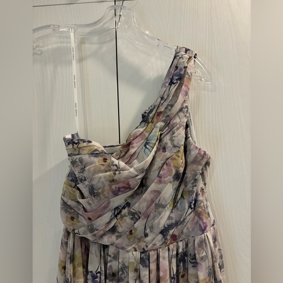 Donna Morgan Dress, brand new. - Picture 5 of 5